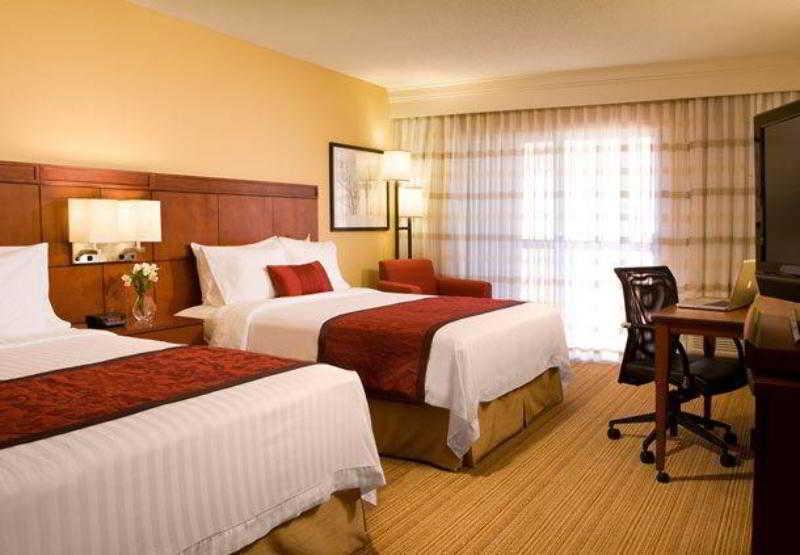 Courtyard By Marriott Tucson Williams Centre Hotel Exterior photo